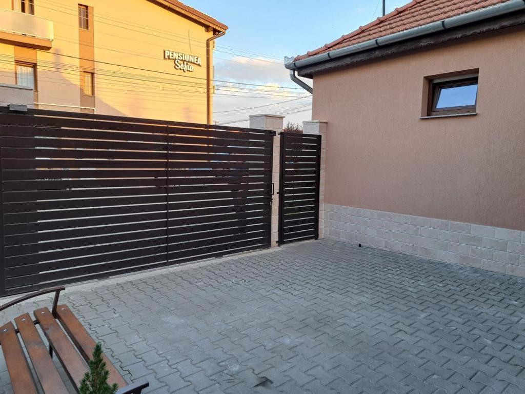 Emanuela Apartments Pecica Εξωτερικό φωτογραφία